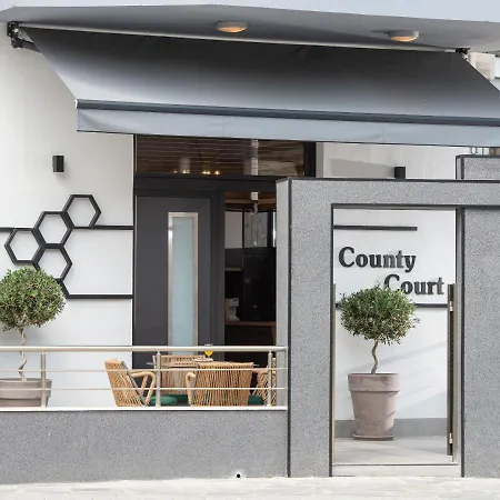 County Court Holiday home *